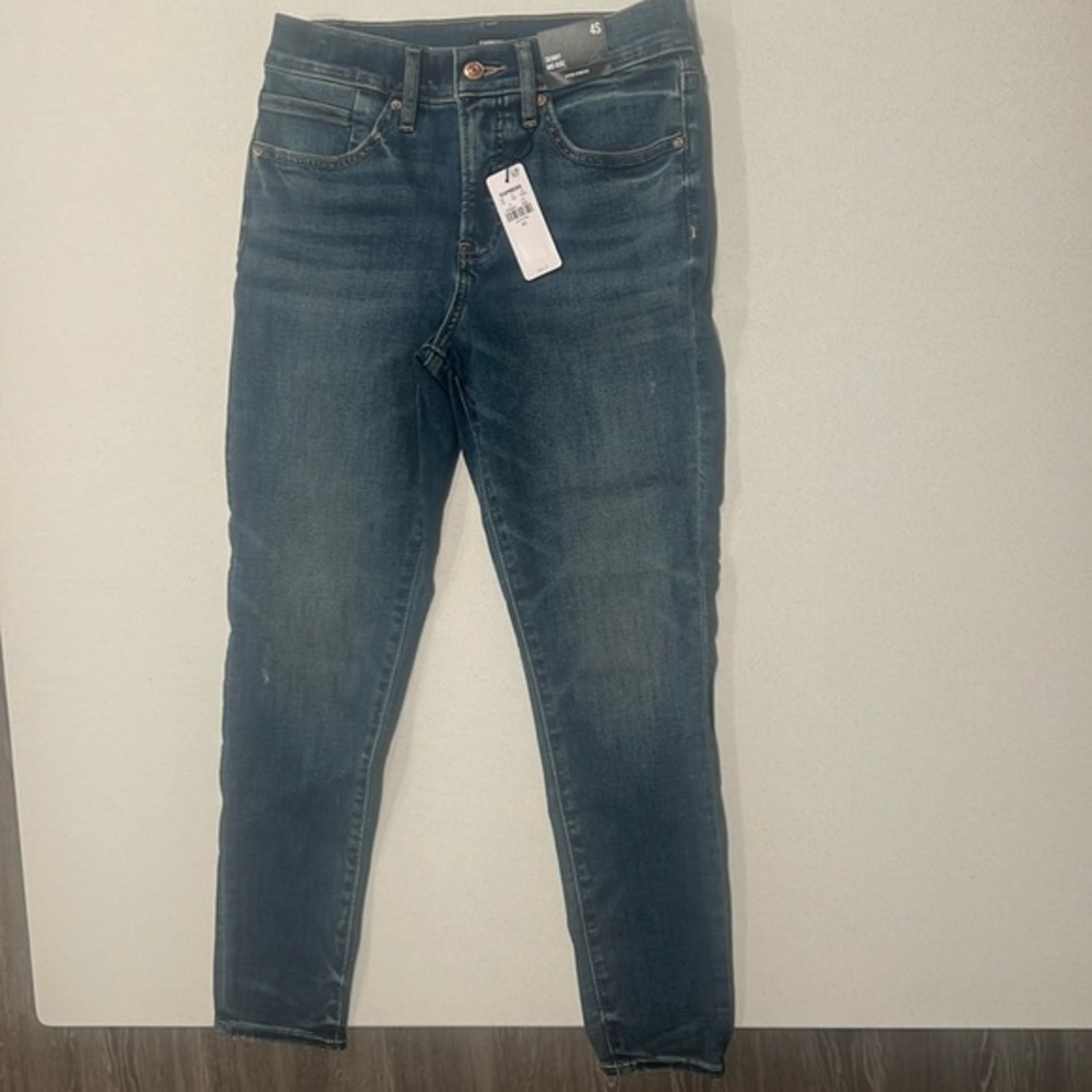 Express skinny mid rise jeans, size 4 short
